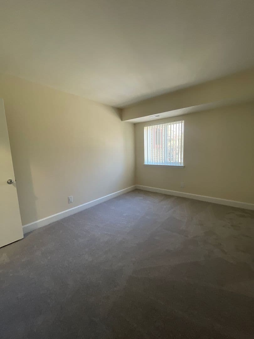 Silver Spring Apartment: 14207 Grand Pre Road