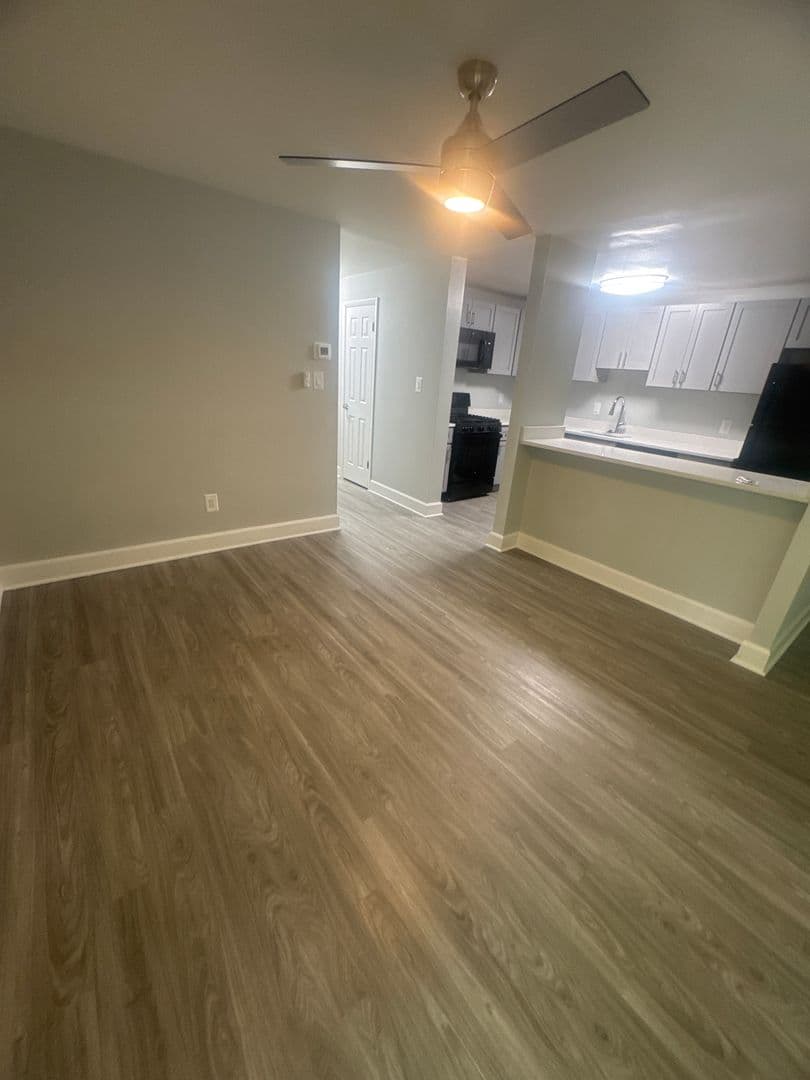 Silver Spring Apartment: 3331 Hewitt Ave
