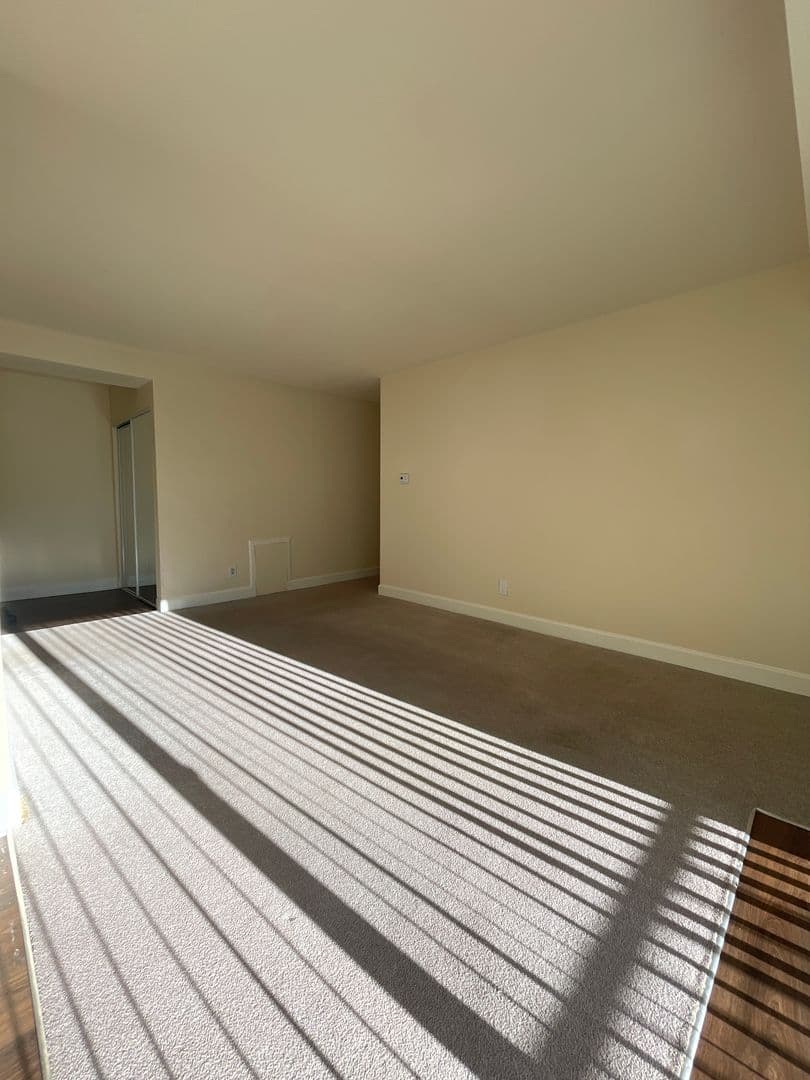 Silver Spring Apartment: 14207 Grand Pre Road