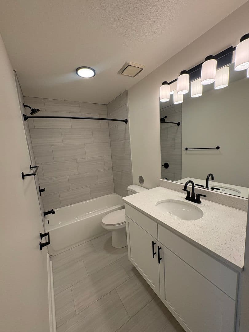 Frederick Apartment: 1000 Columbine Drive