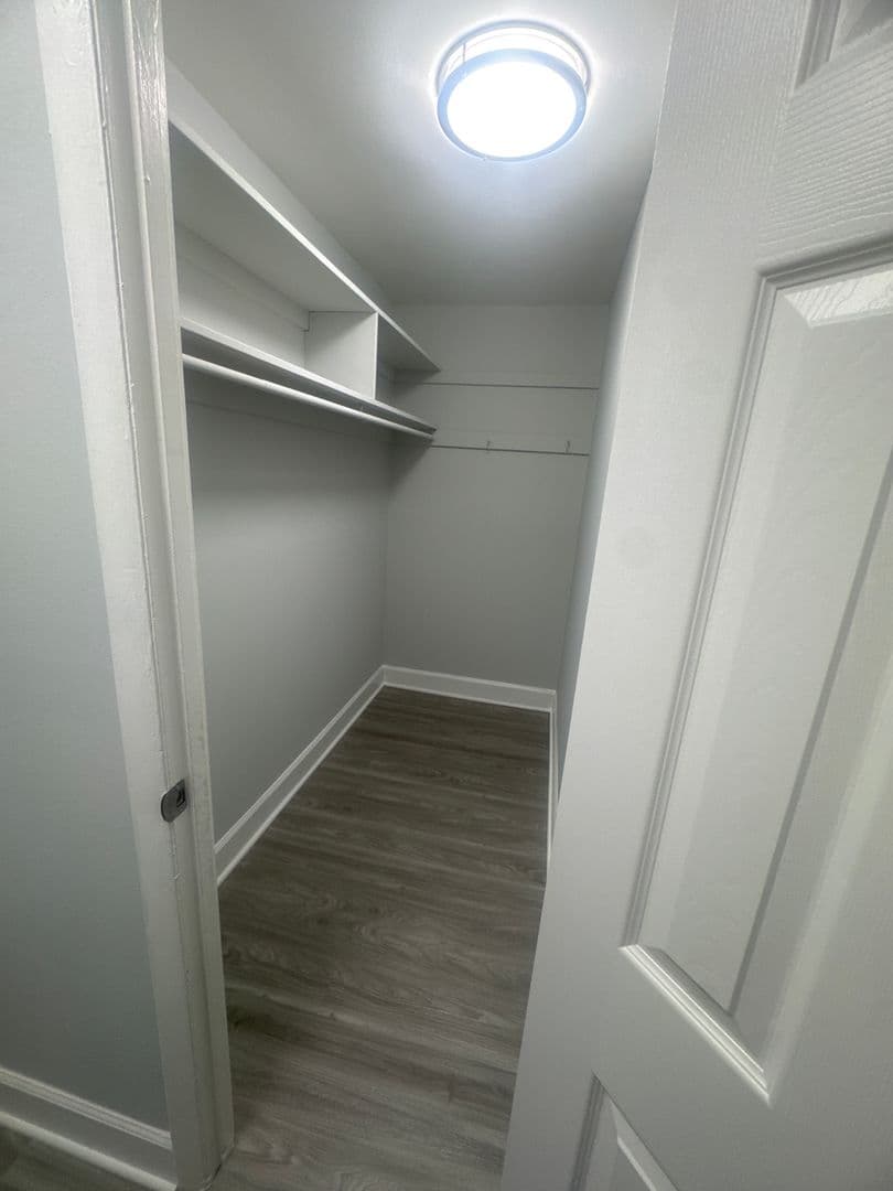 Silver Spring Apartment: 3331 Hewitt Ave