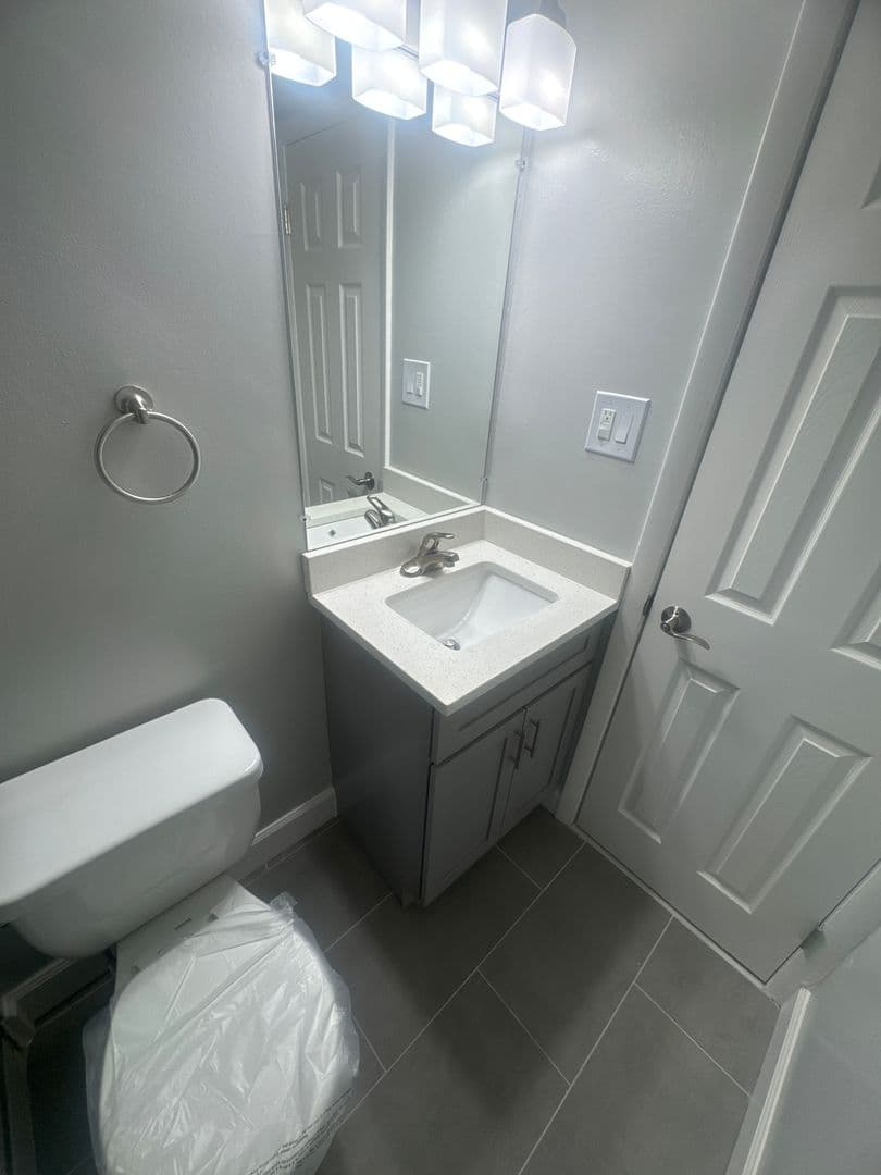 Silver Spring Apartment: 3331 Hewitt Ave