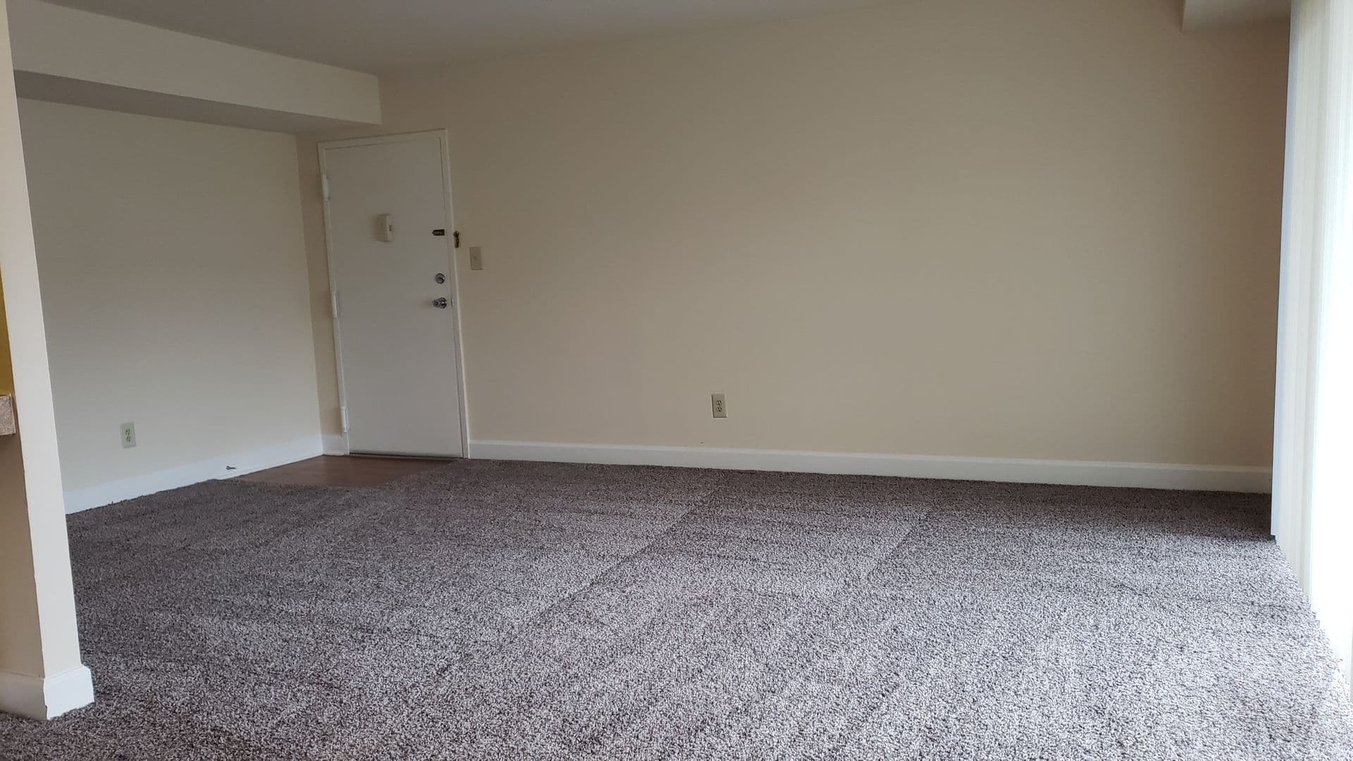 Silver Spring Apartment: 3331 Hewitt Ave