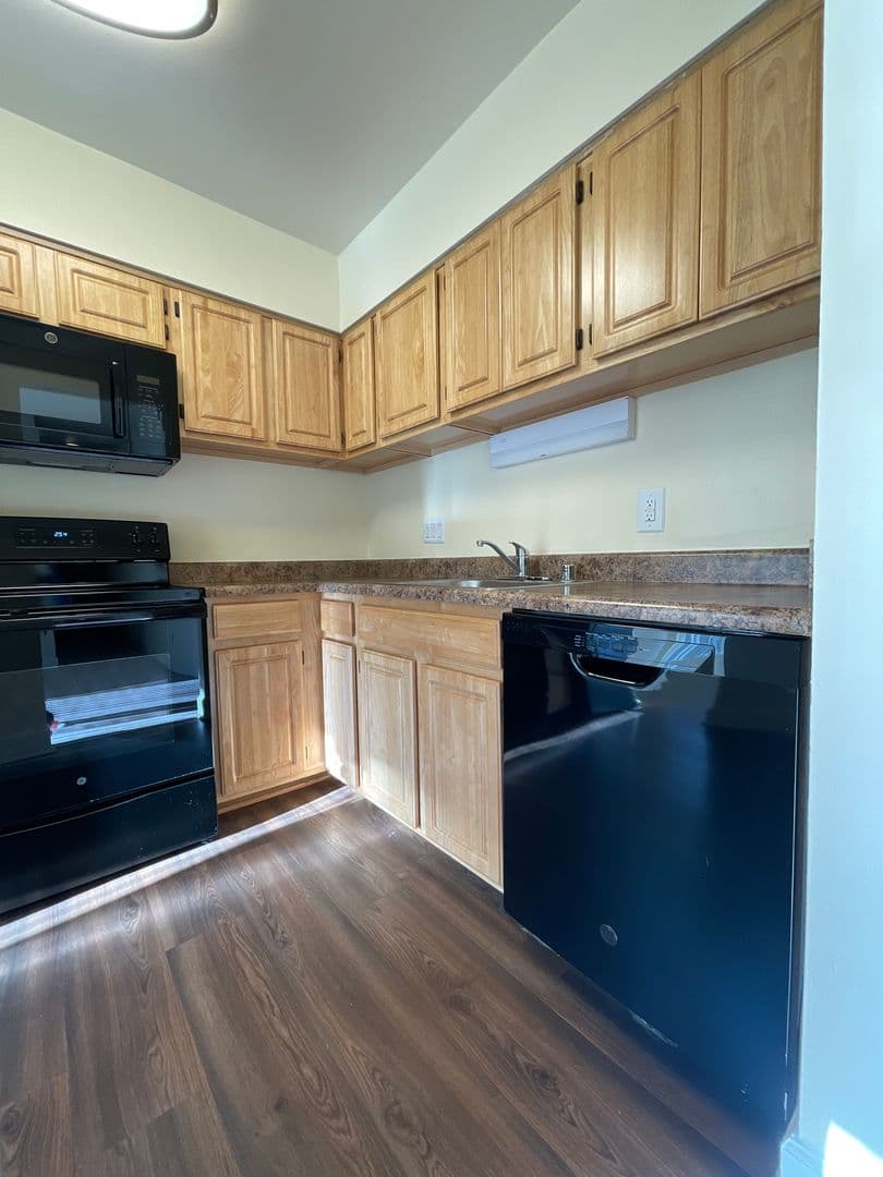Silver Spring Apartment: 14207 Grand Pre Road