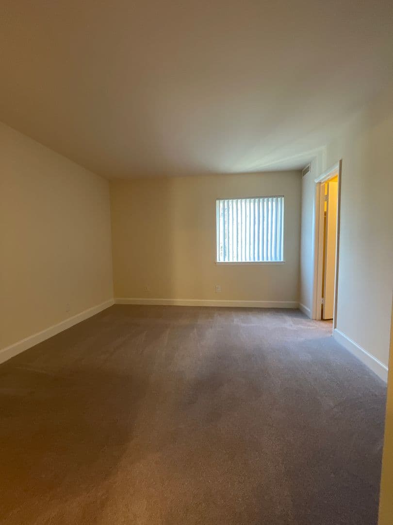 Silver Spring Apartment: 14207 Grand Pre Road
