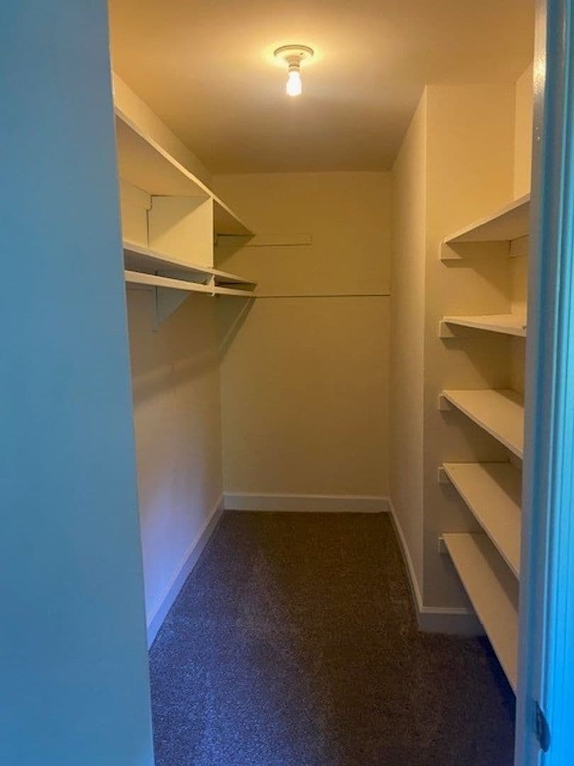Silver Spring Apartment: 3331 Hewitt Ave