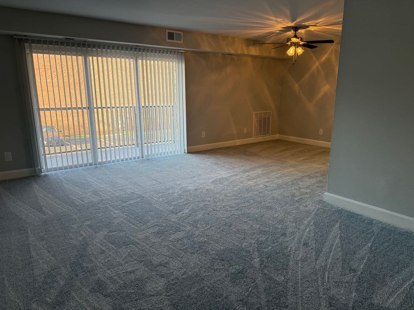 Silver Spring Apartment: 3331 Hewitt Ave