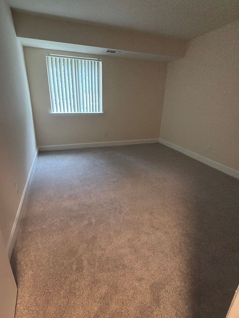 Silver Spring Apartment: 14207 Grand Pre Road