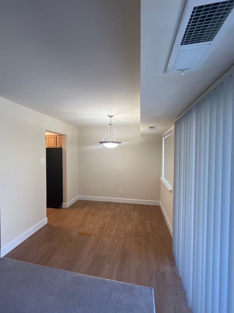 Silver Spring Apartment: 14207 Grand Pre Road