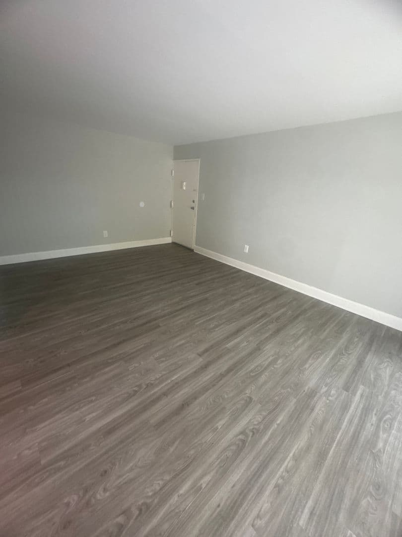 Silver Spring Apartment: 3331 Hewitt Ave