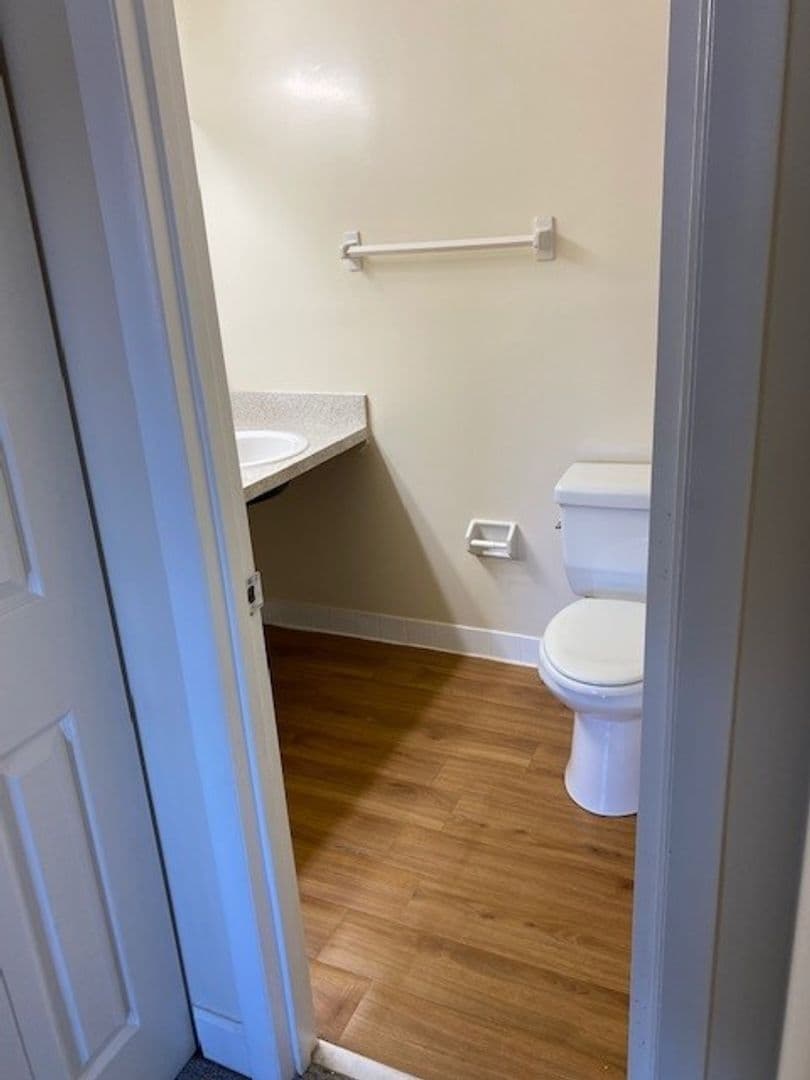 Silver Spring Apartment: 3331 Hewitt Ave