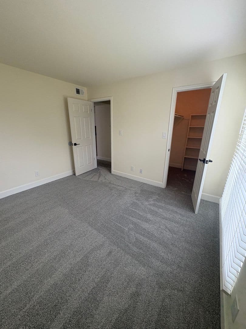 Frederick Apartment: 1000 Columbine Drive