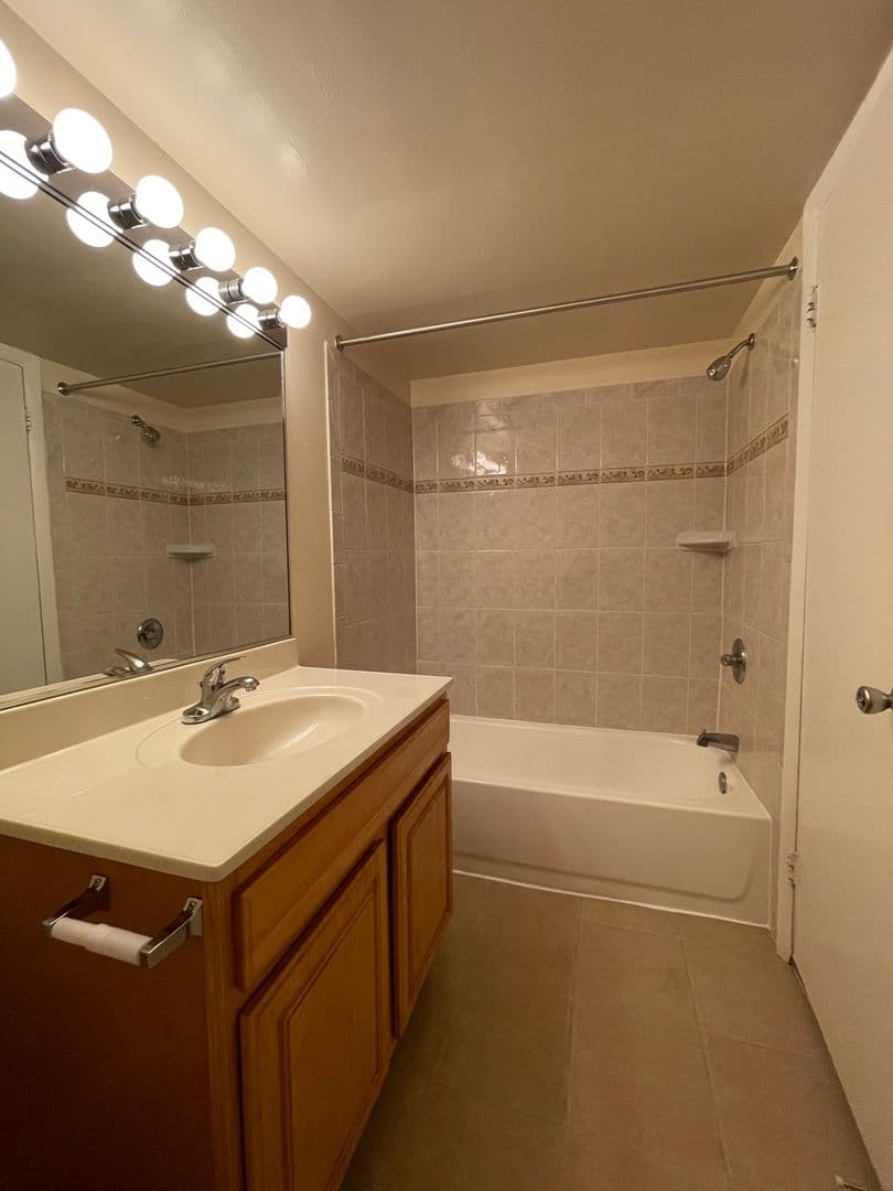Silver Spring Apartment: 14207 Grand Pre Road