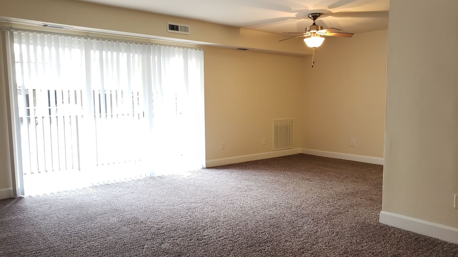 Silver Spring Apartment: 3331 Hewitt Ave