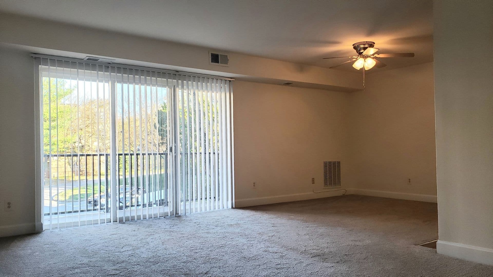 Silver Spring Apartment: 3331 Hewitt Ave