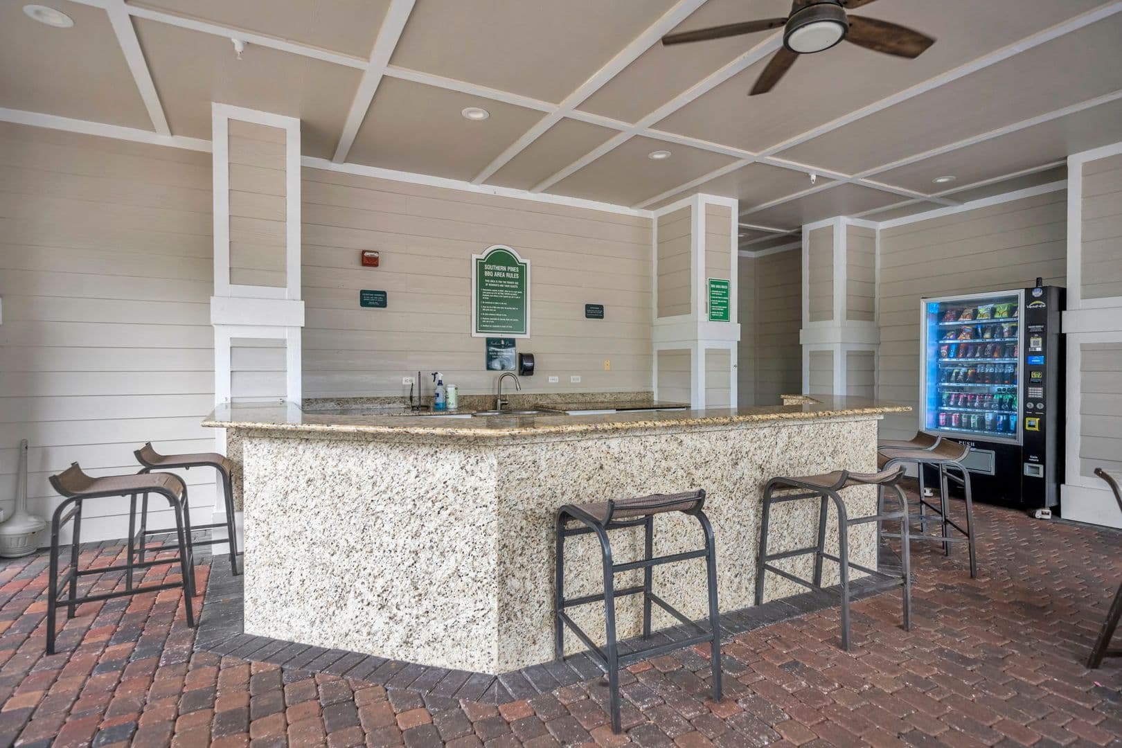 Winter Garden House: 200 Southern Pecan Cir