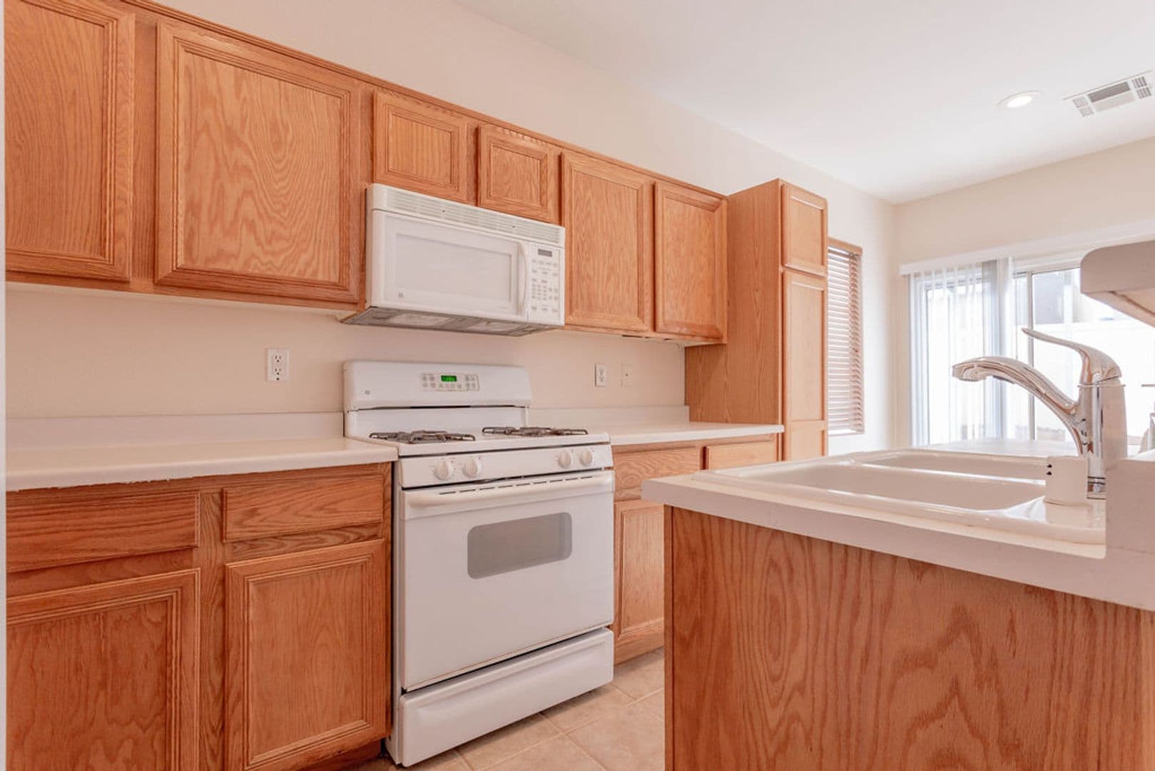 Henderson House: 6267 Castle Kennedy St