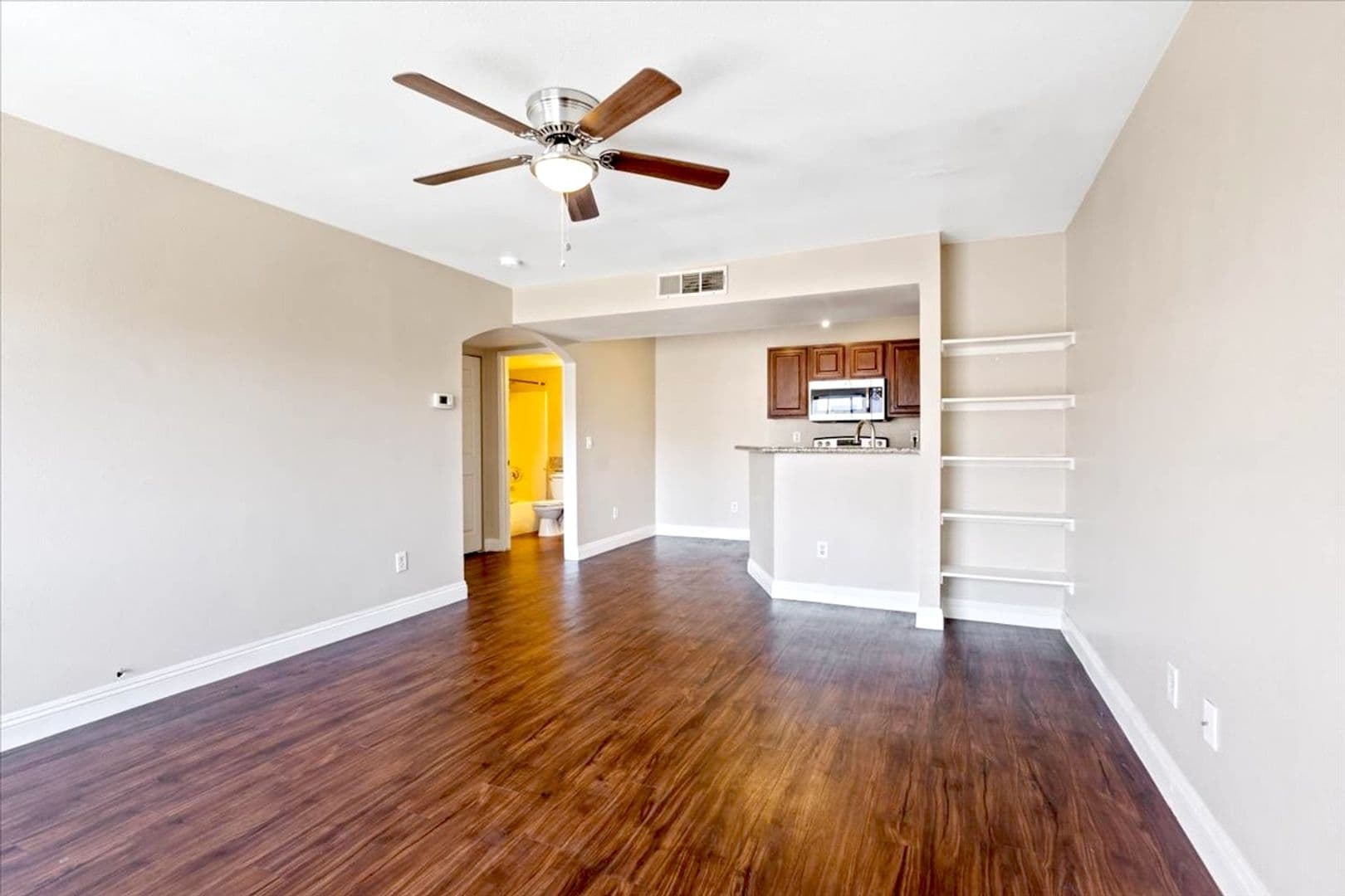 Las Vegas House: 5154 S Jones Blvd #203