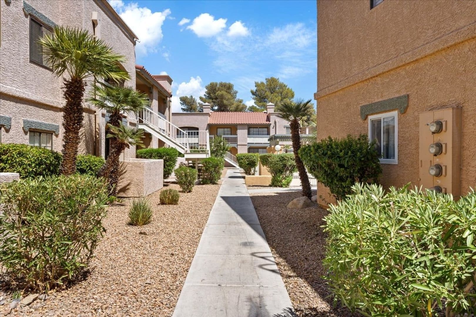 Las Vegas House: 5154 S Jones Blvd #203
