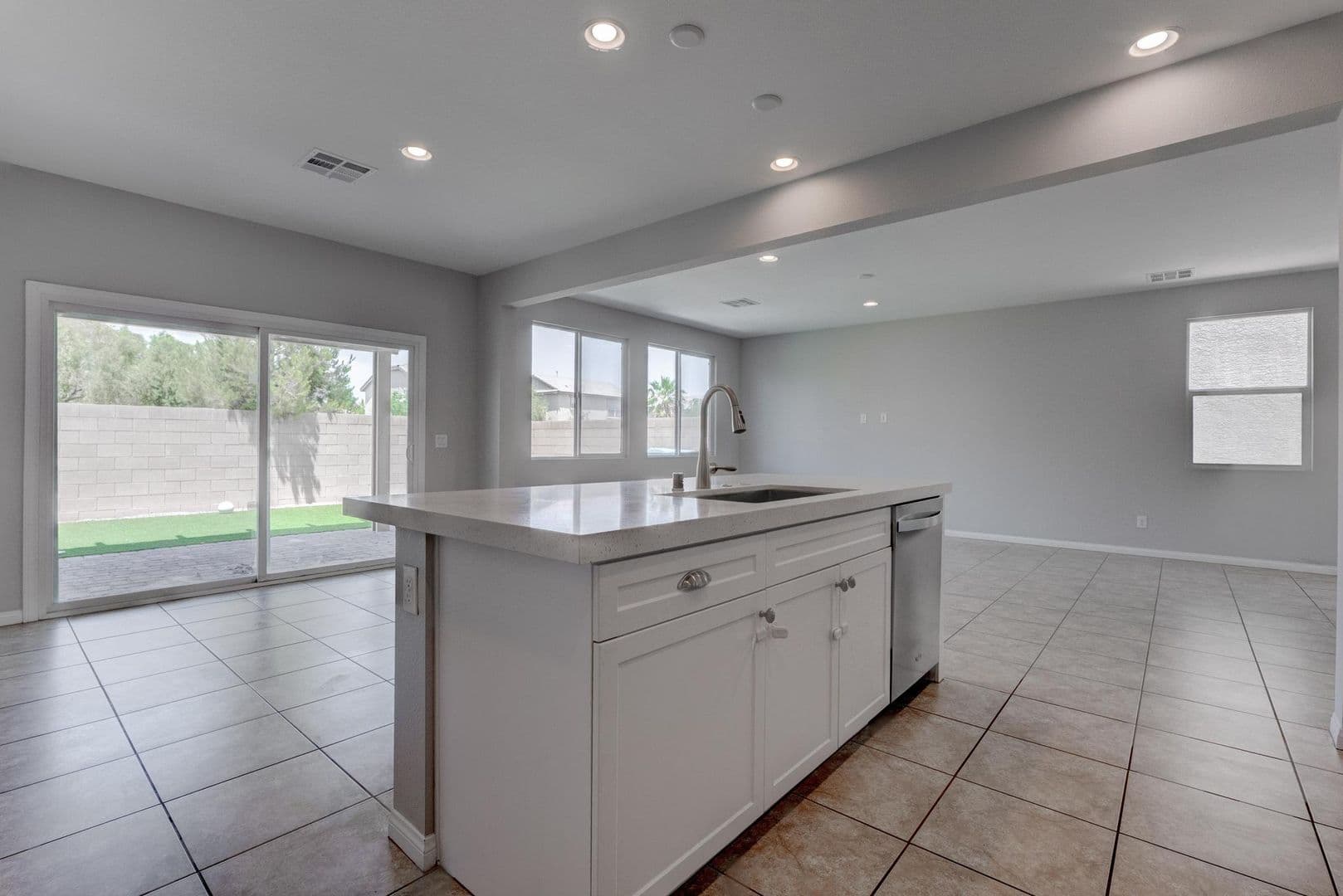North Las Vegas House: 114 Manzanita Falls Ave