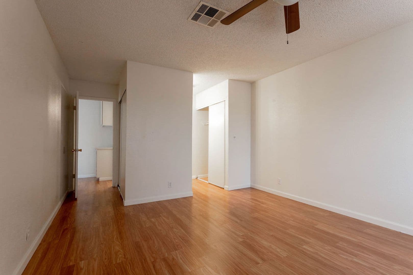 Las Vegas Townhome: 4362 Caliente St #15