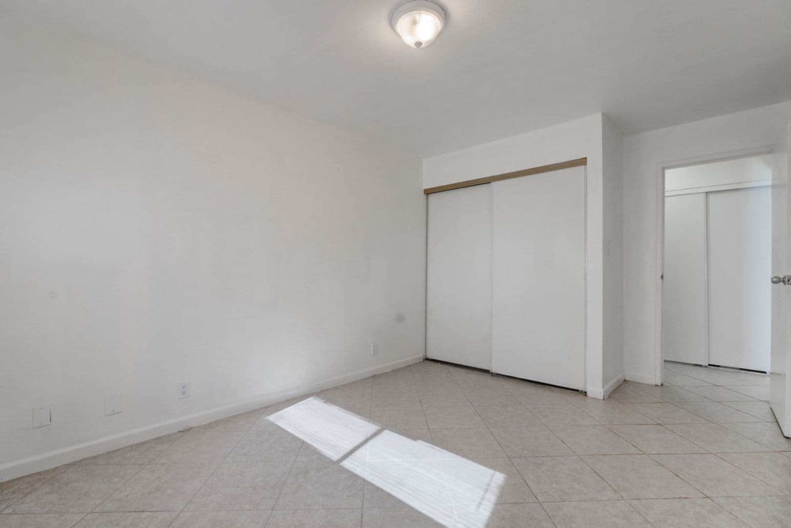 Las Vegas House: 5396 S. Swenson St #30