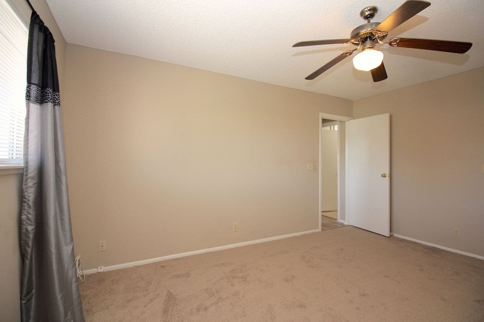 Las Vegas Condo: 1470 Elizabeth Ave #4