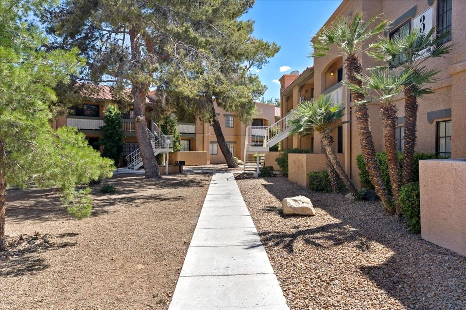 Las Vegas House: 5154 S Jones Blvd #203