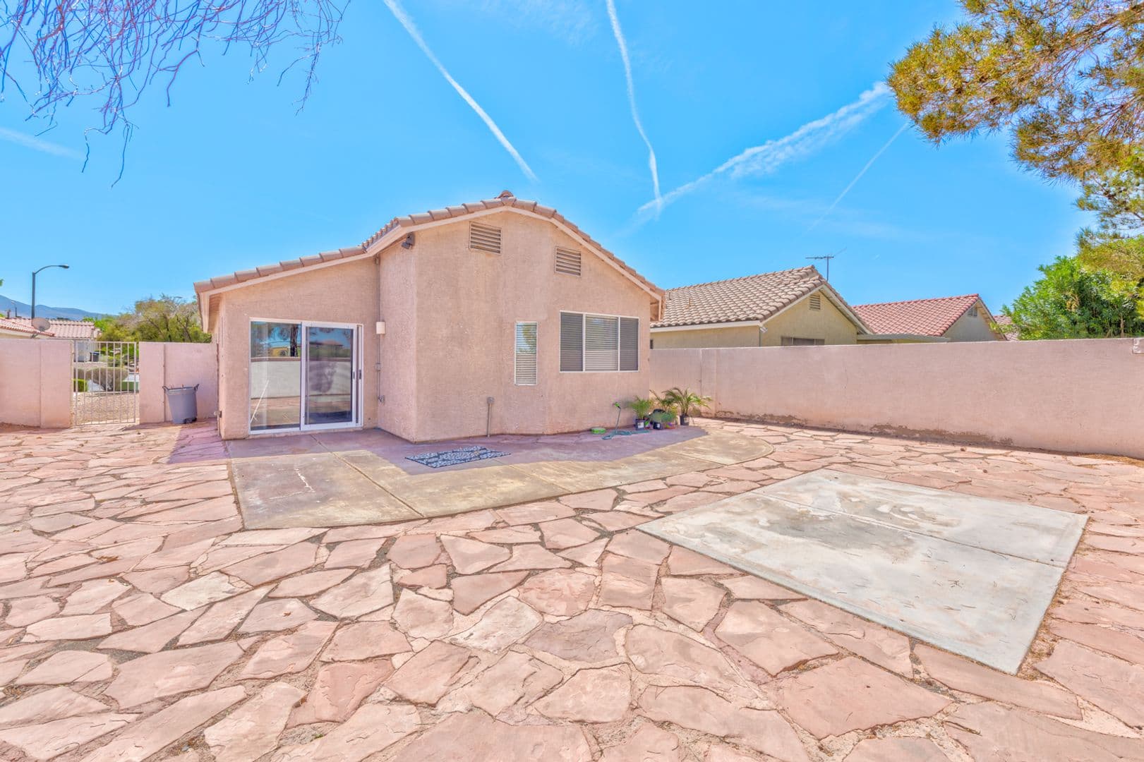 Henderson House: 2146 Sunset Vista Ave