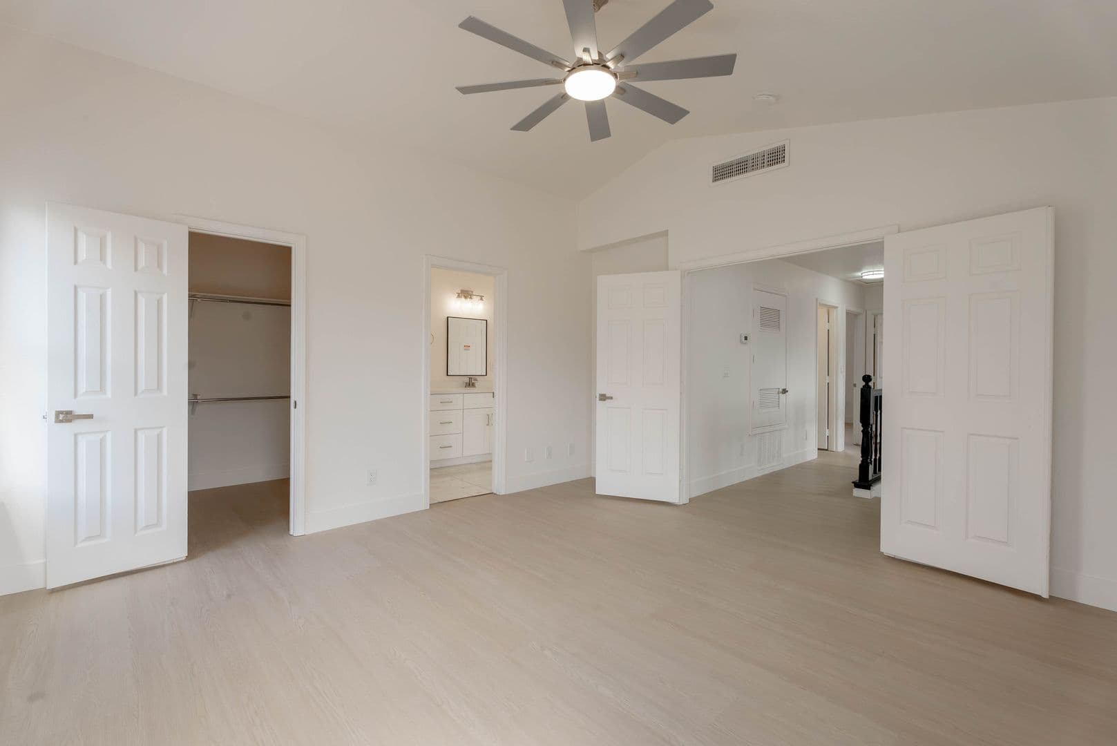 Henderson House: 2118 Fountain Springs Dr