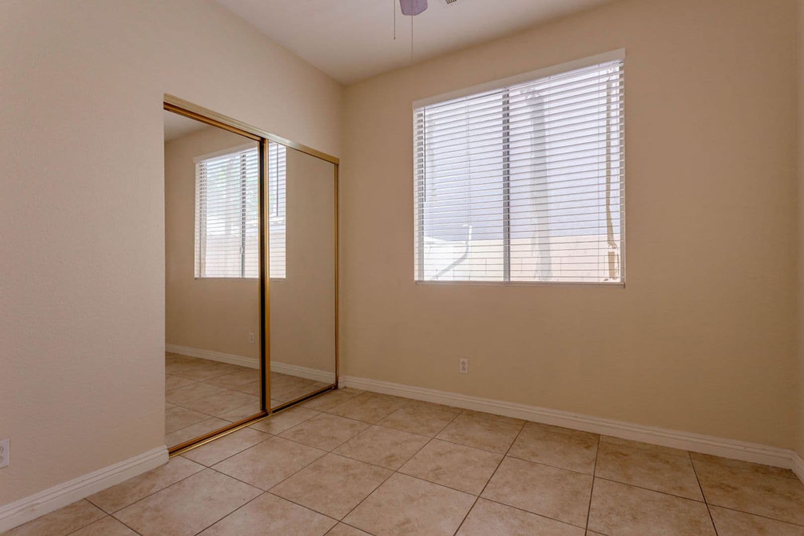 Henderson House: 1407 Hometown Ave