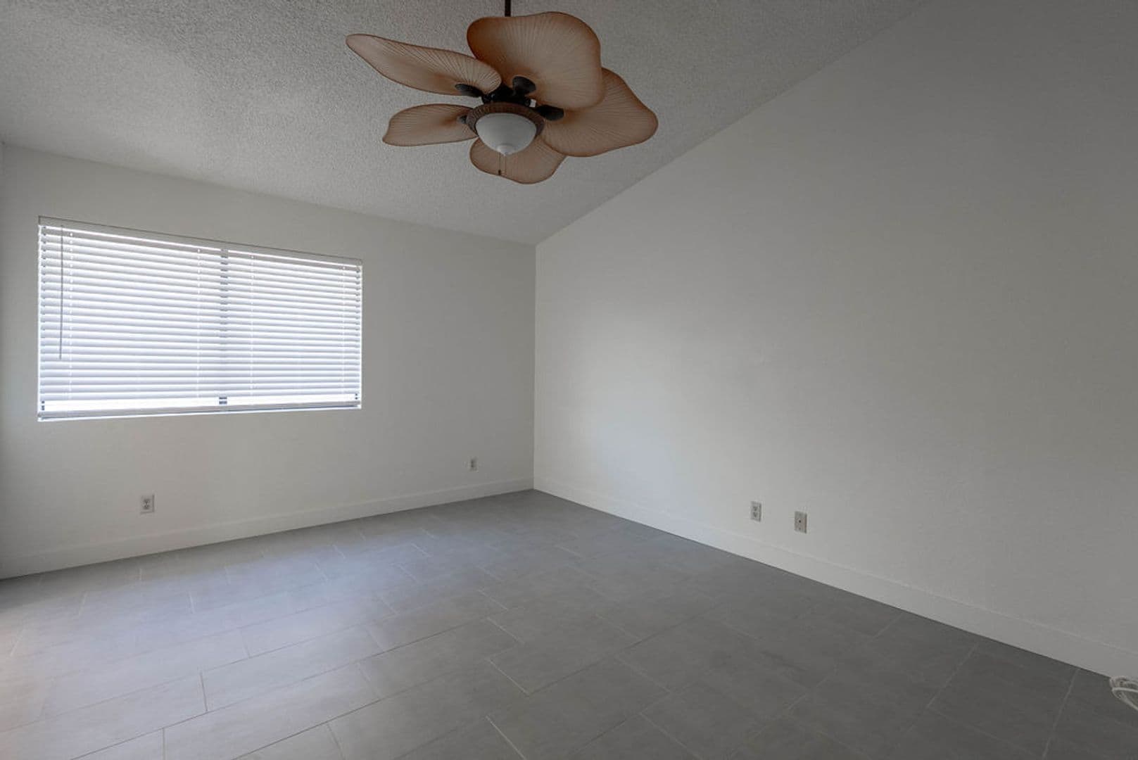 Las Vegas House: 7045 Sawtooth Dr
