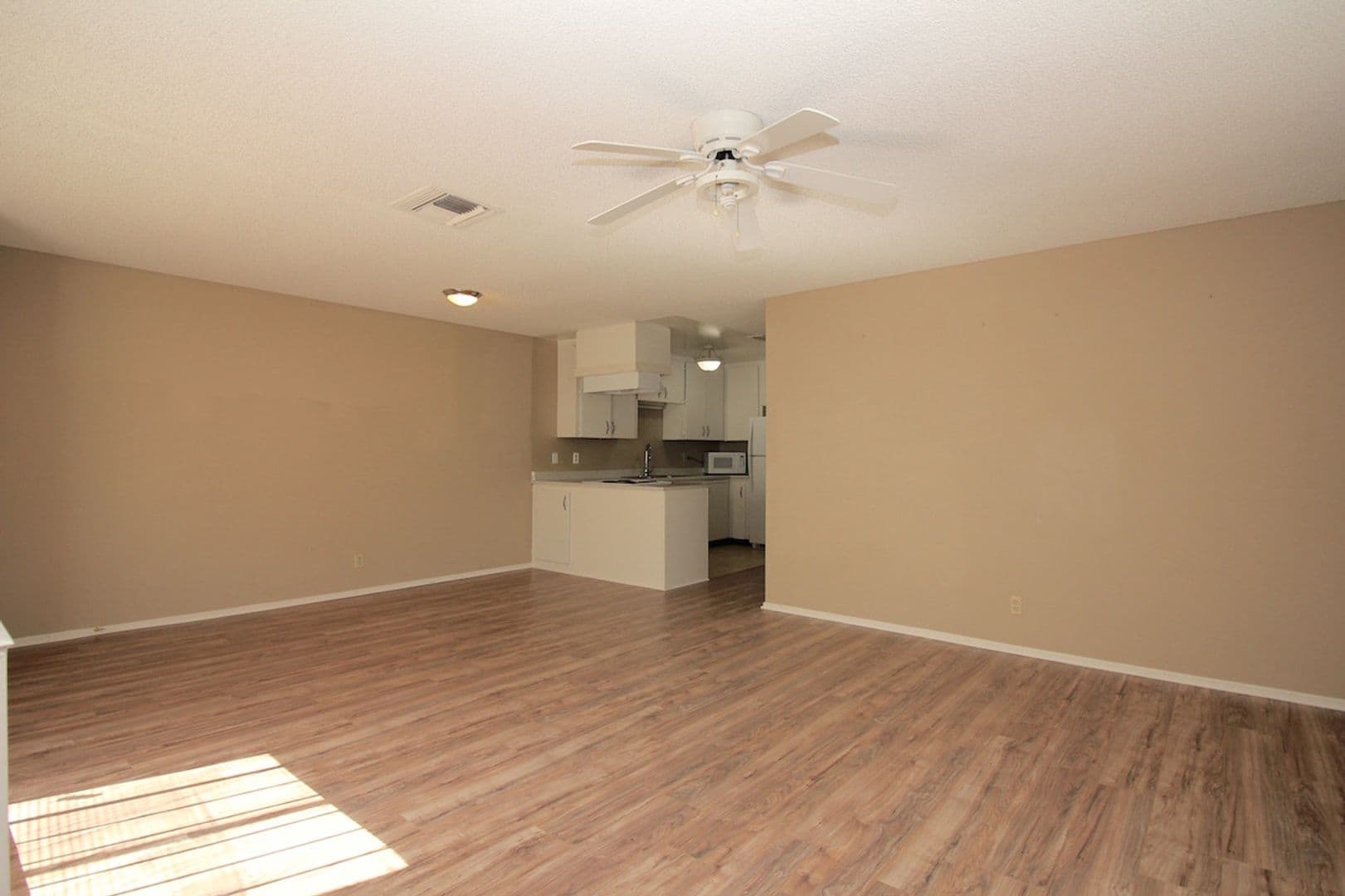 Las Vegas Condo: 1470 Elizabeth Ave #4