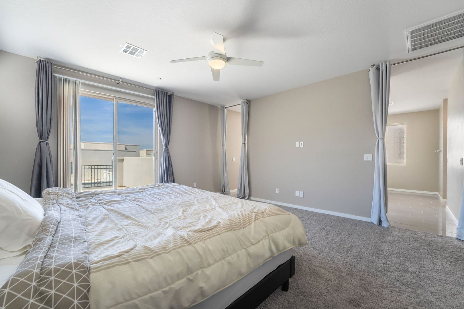 Henderson House: 813 Horizon Canyon Dr