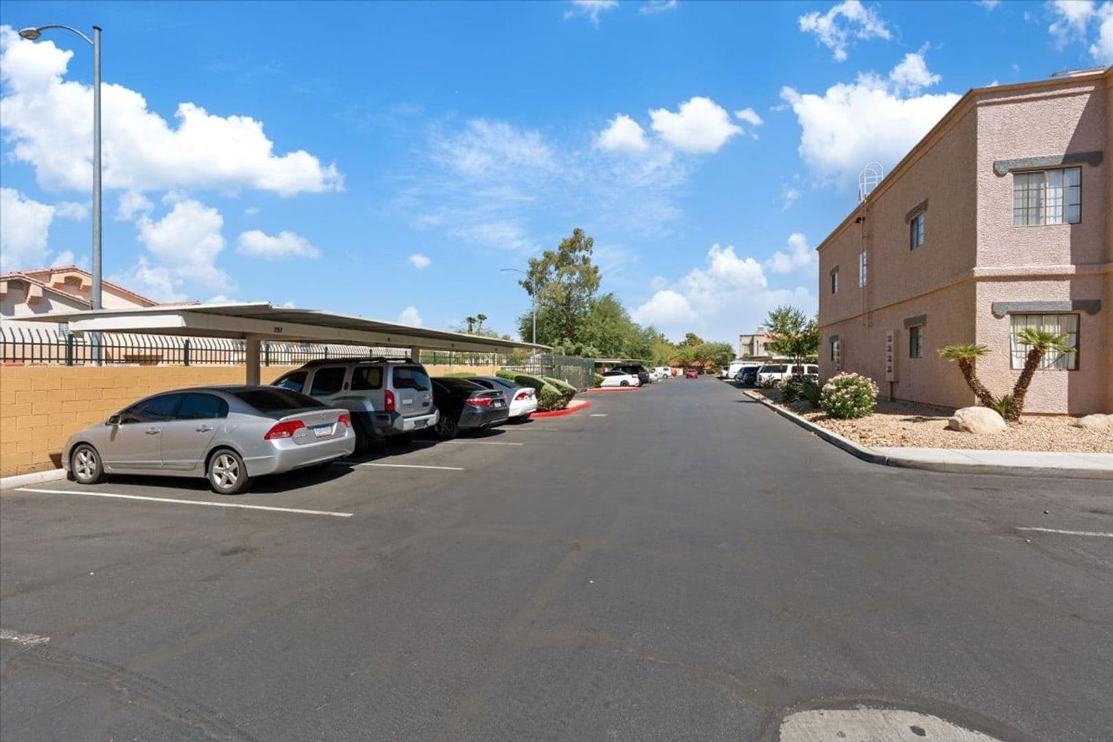 Las Vegas House: 5154 S Jones Blvd #203