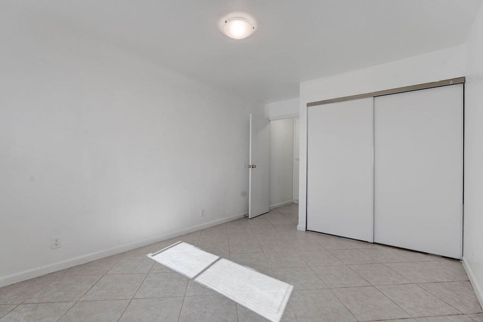 Las Vegas House: 5396 S. Swenson St #30