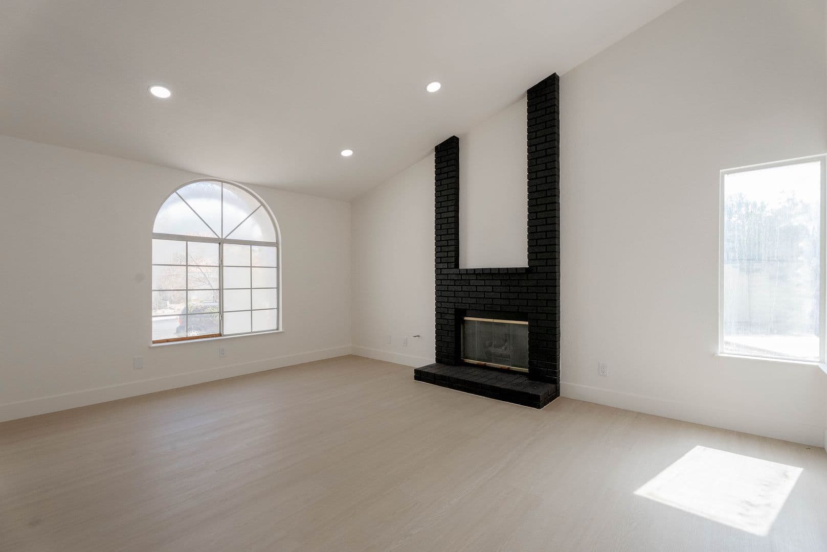 Henderson House: 2118 Fountain Springs Dr