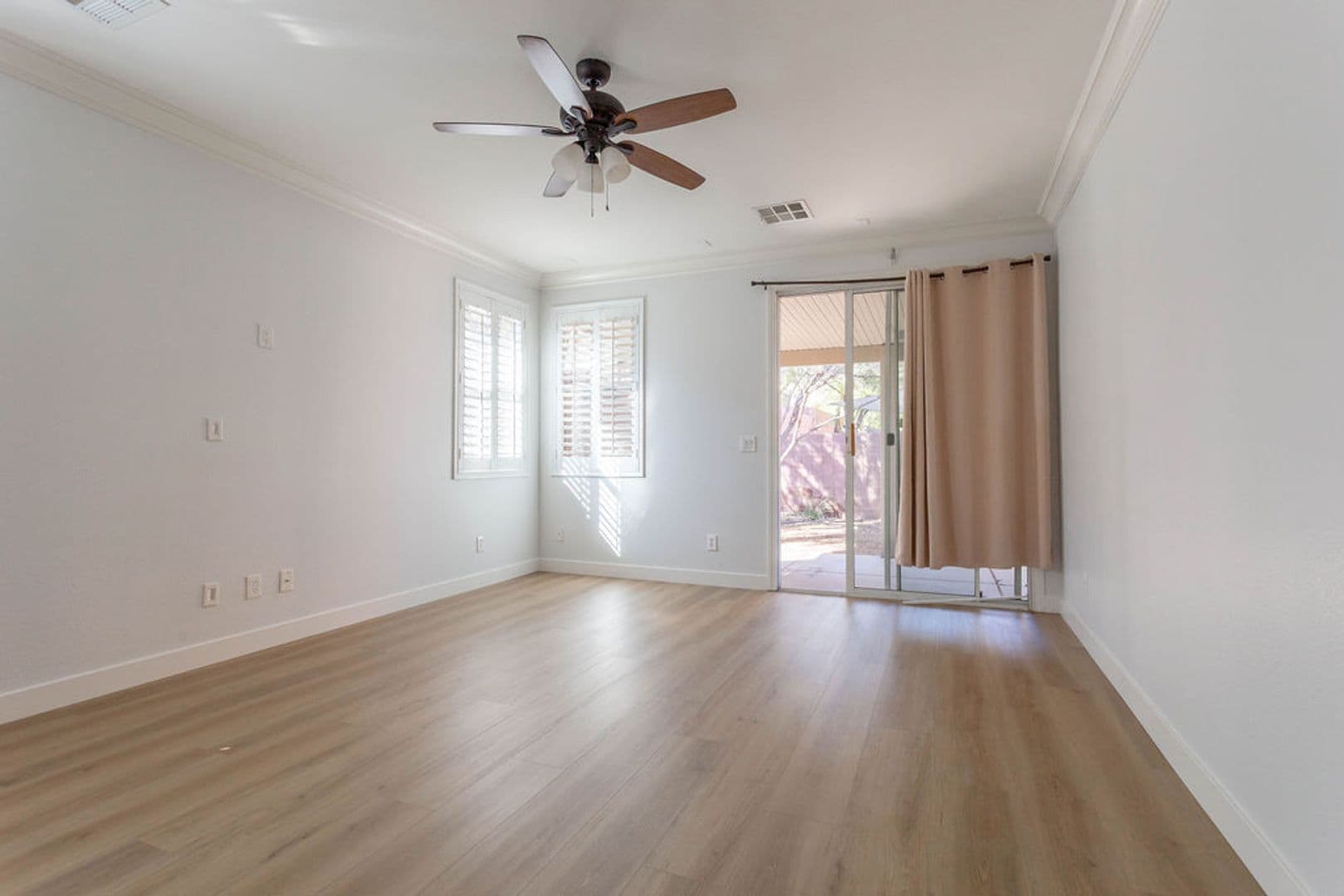 Las Vegas House: 9122 Sendero Ave