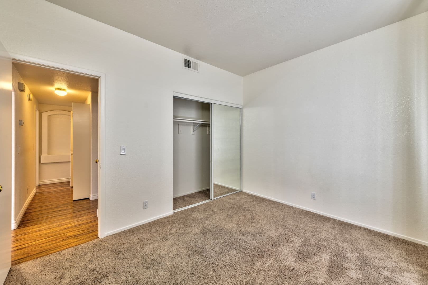 Henderson Condo: 2201 Ramsgate Dr #118