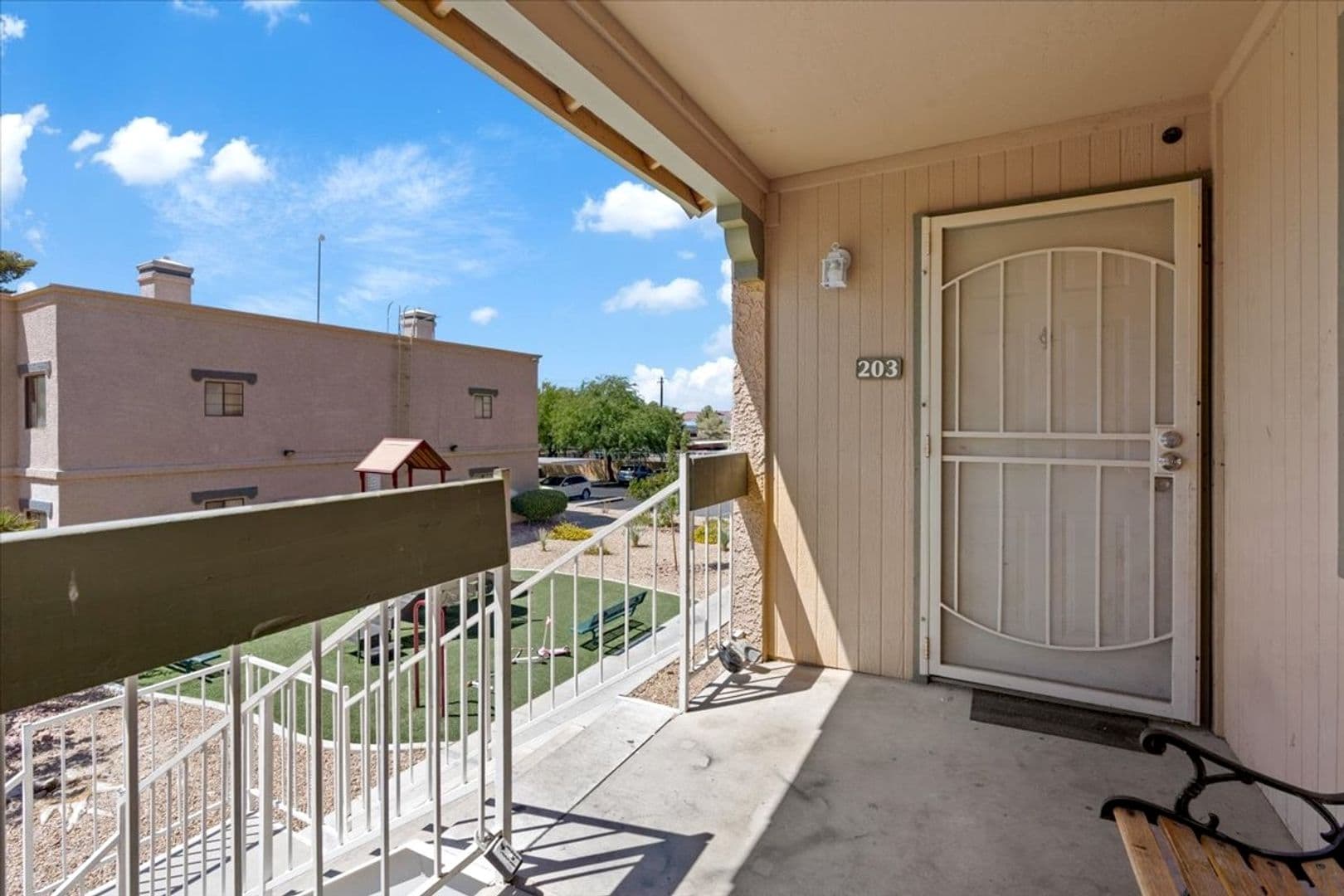 Las Vegas House: 5154 S Jones Blvd #203