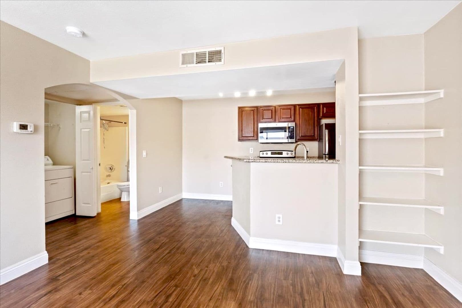Las Vegas House: 5154 S Jones Blvd #203