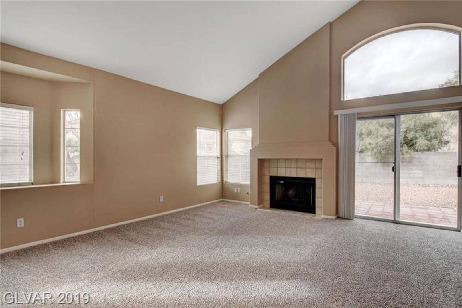 Henderson House: 2647 Ridgewater Circle