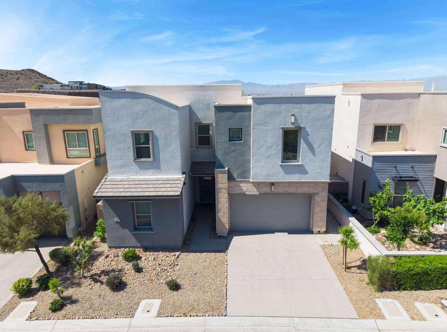 Henderson House: 813 Horizon Canyon Dr