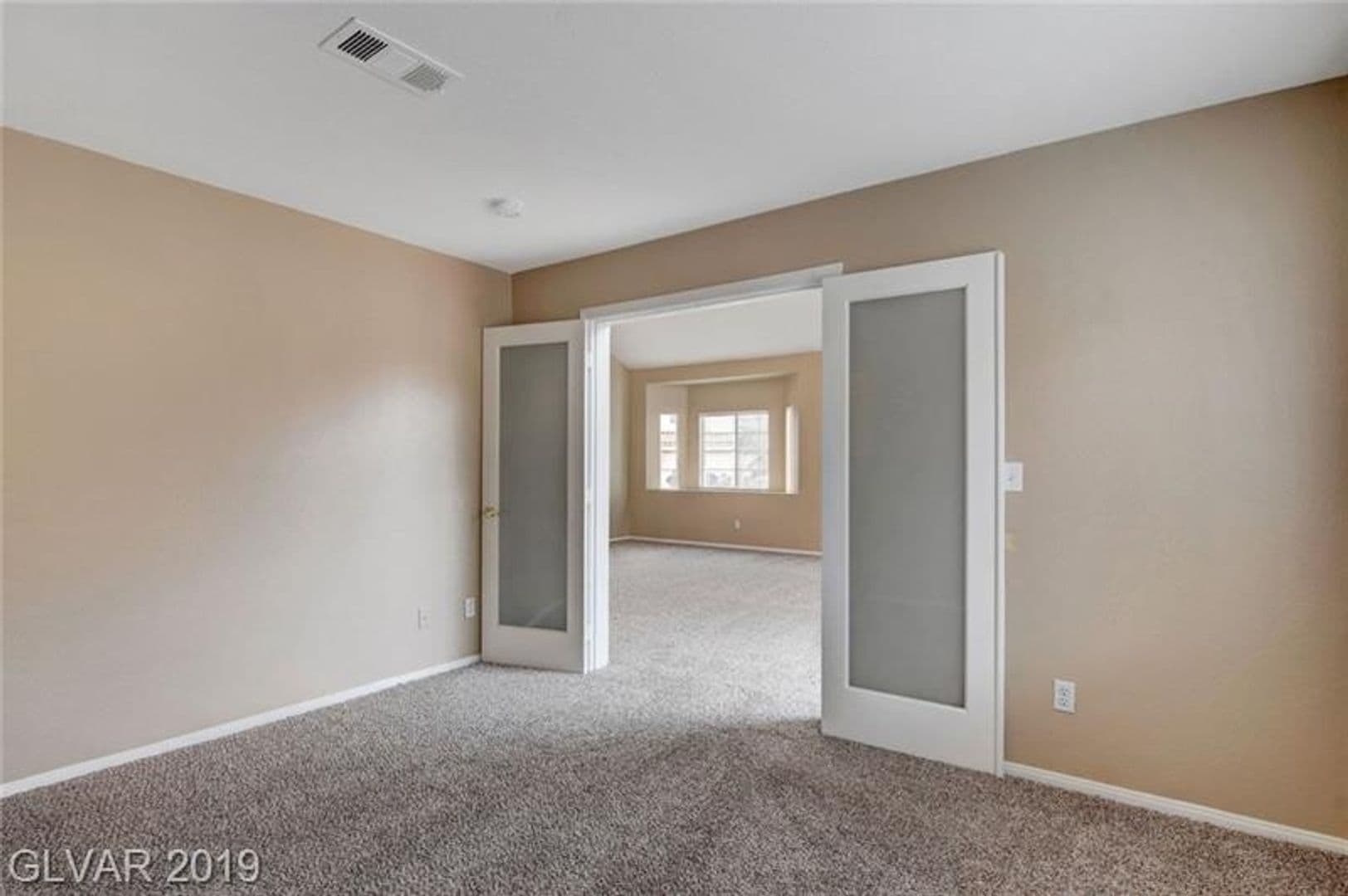 Henderson House: 2647 Ridgewater Circle
