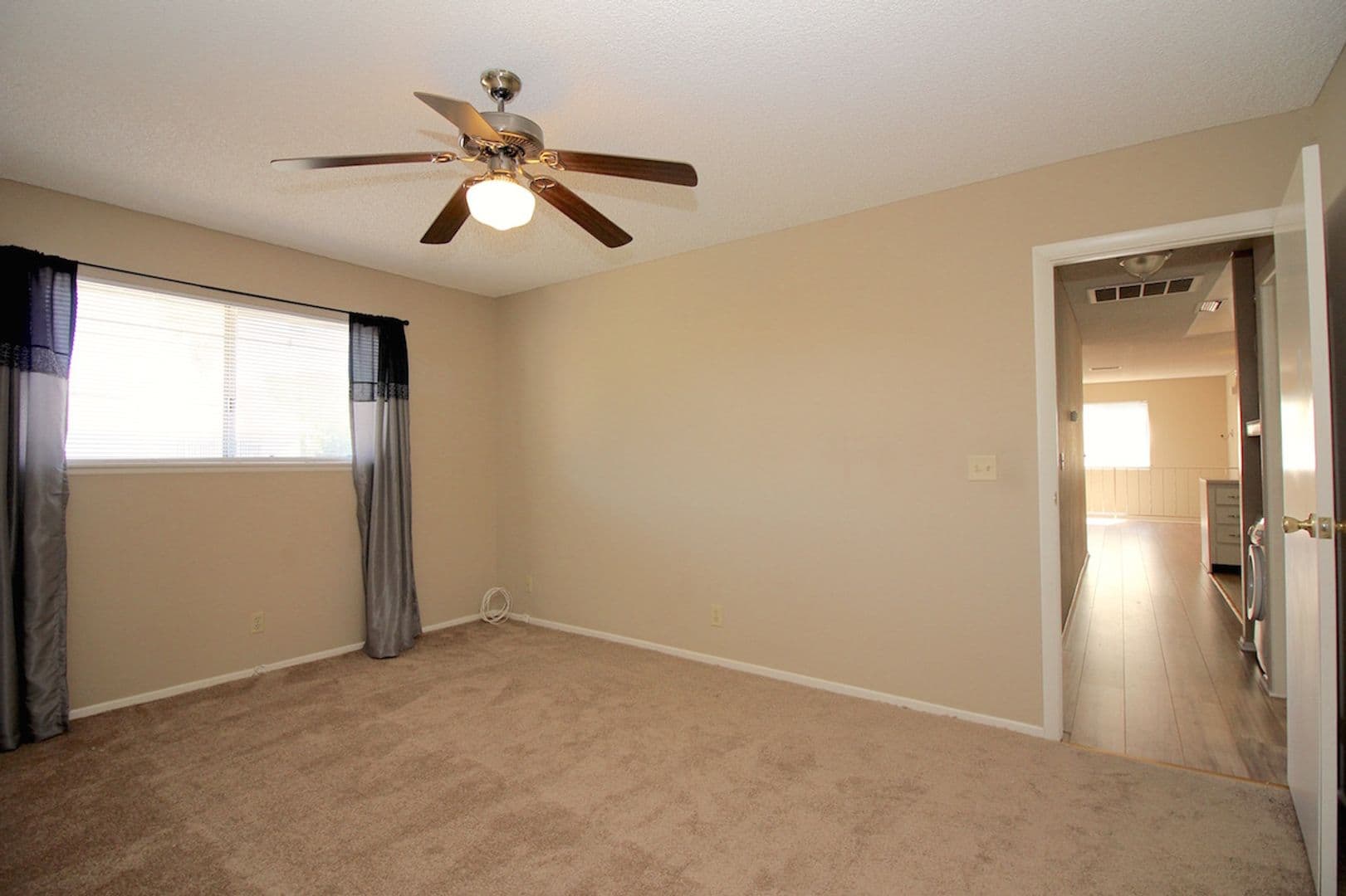 Las Vegas Condo: 1470 Elizabeth Ave #4