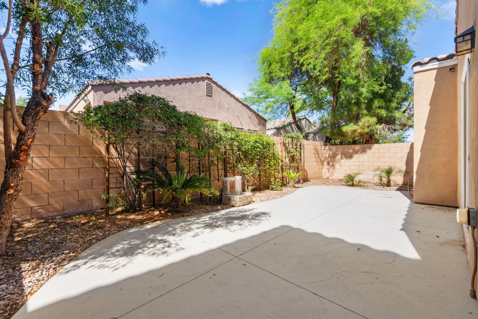 Las Vegas House: 174 Twin Towers Ave