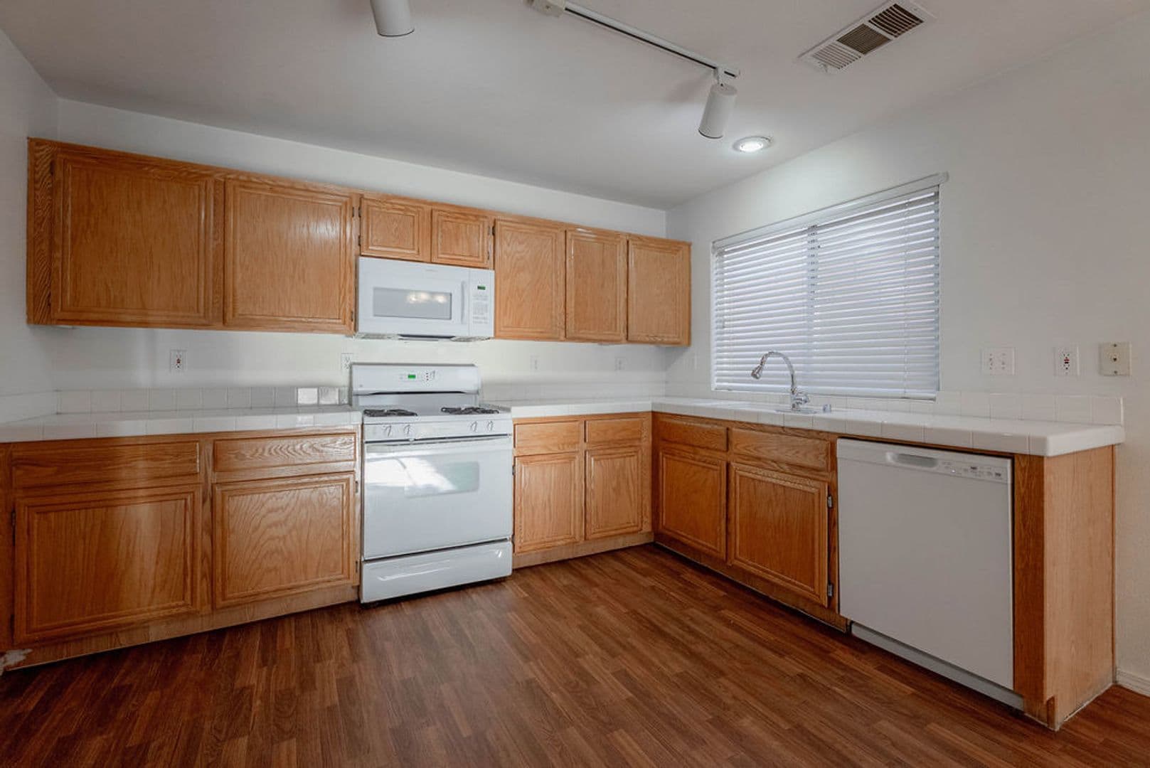 Las Vegas House: 8379 Rockefeller St