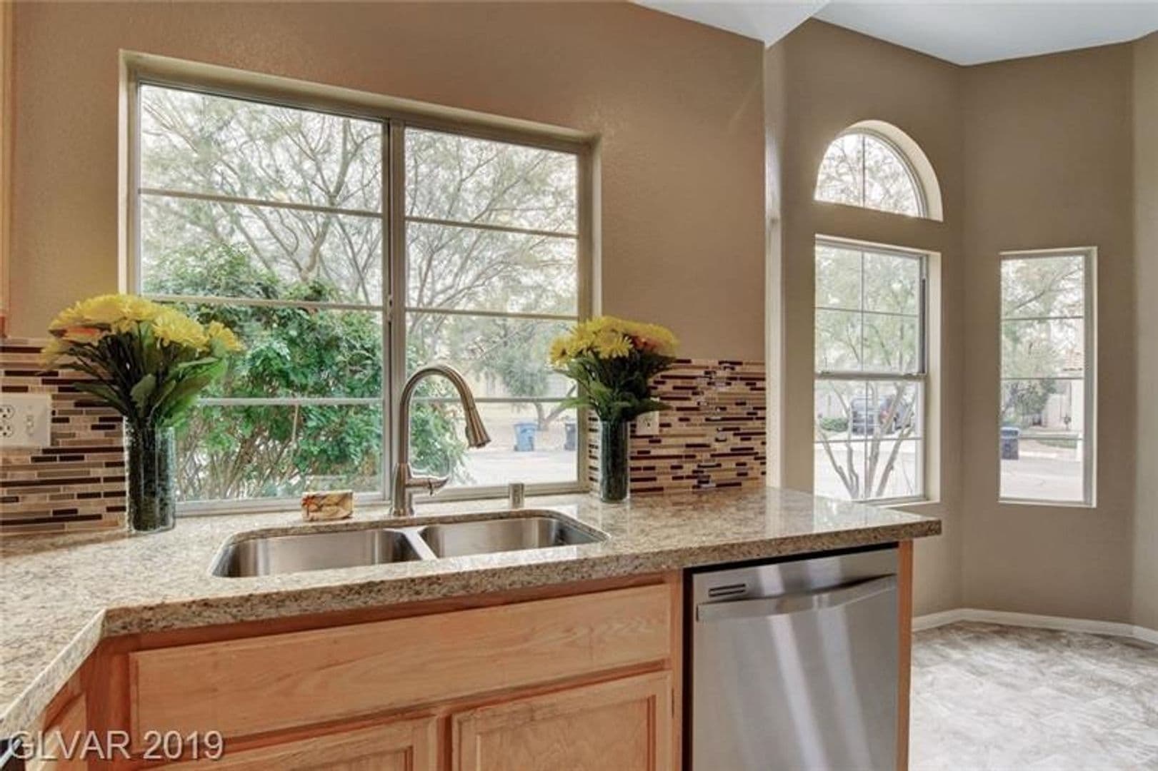 Henderson House: 2647 Ridgewater Circle