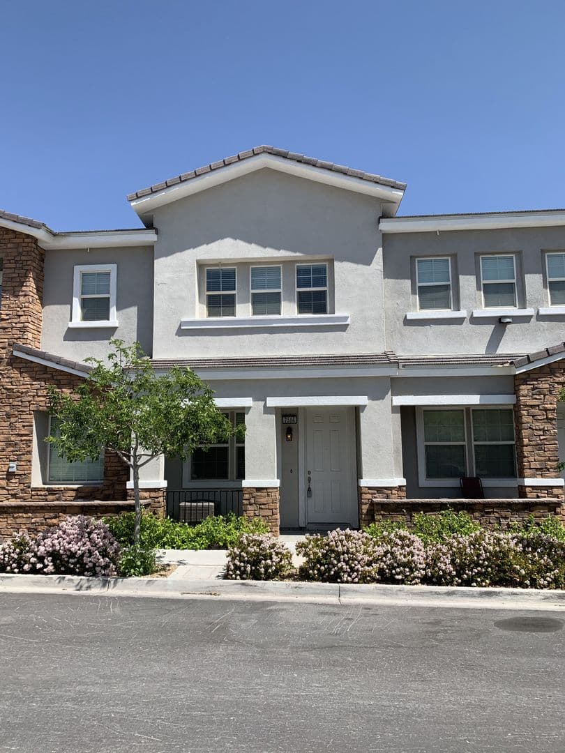 Las Vegas Townhome: 7584 Nicklin St