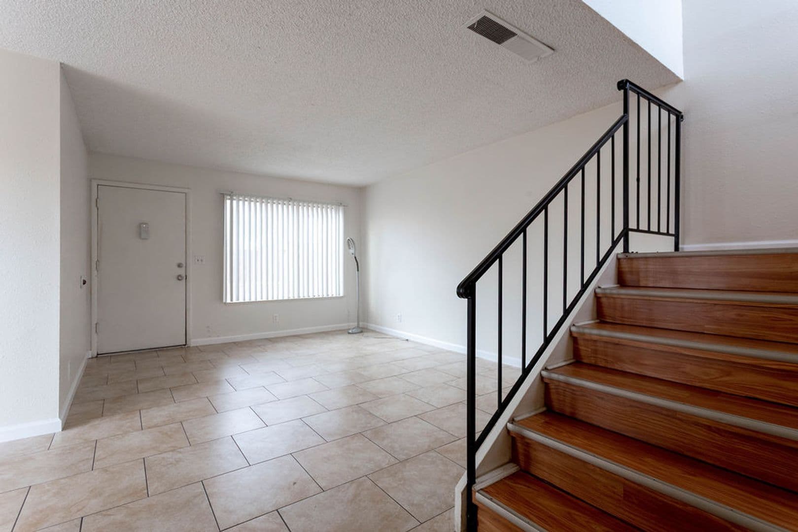 Las Vegas Townhome: 4362 Caliente St #15